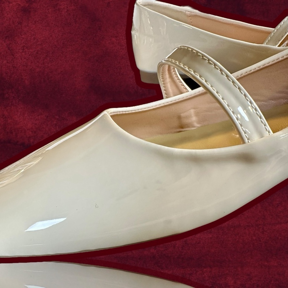 NWOT C. Paravano Cream Patent Square-Toe Mary Jane Flats with Gold Buttons Sz 41 - Picture 7 of 16